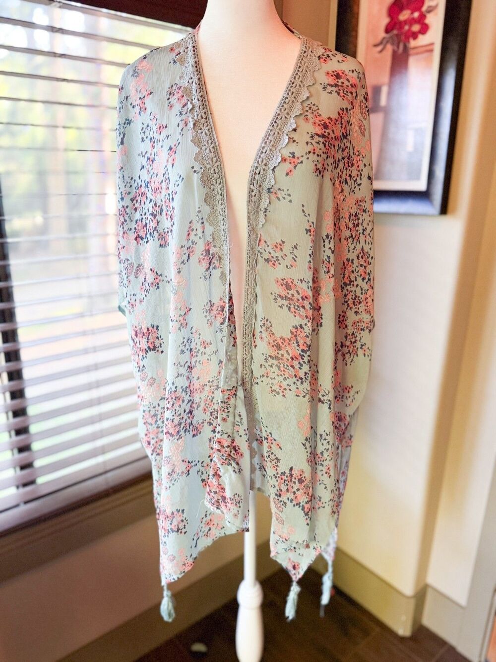 Altar'd State Boho sheer floral kimono duster with lace trim and tassels Large